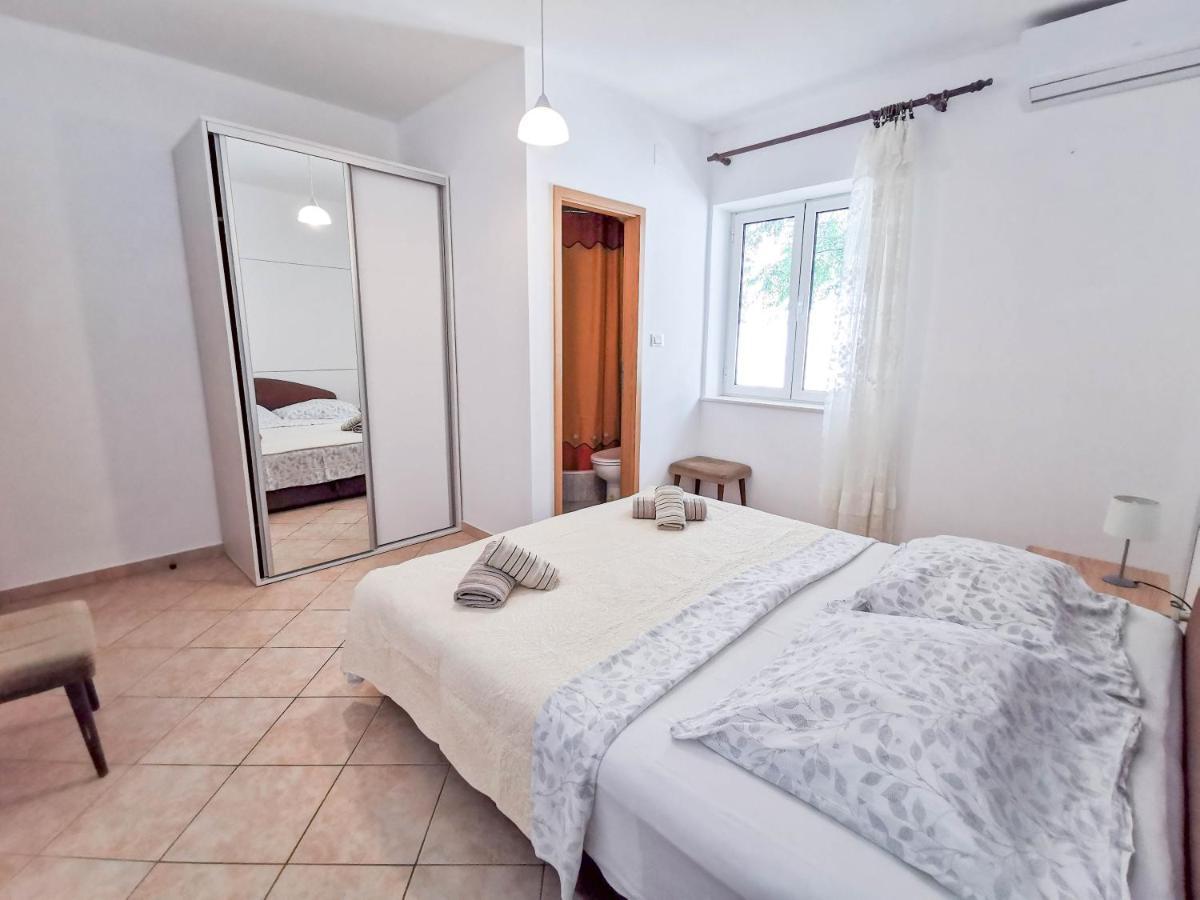 Apartments Patrick Baška Voda Екстериор снимка