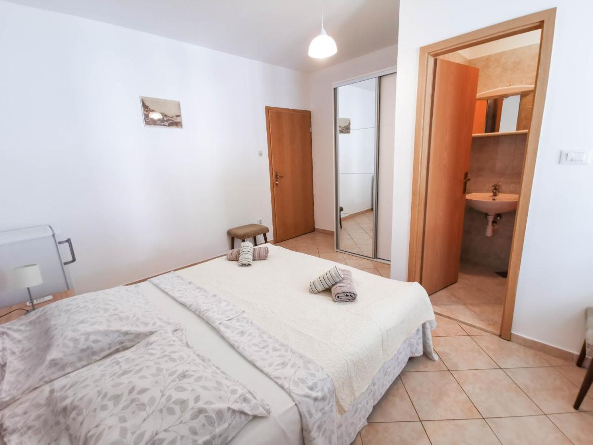 Apartments Patrick Baška Voda Екстериор снимка